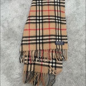 Large Burberry scarf